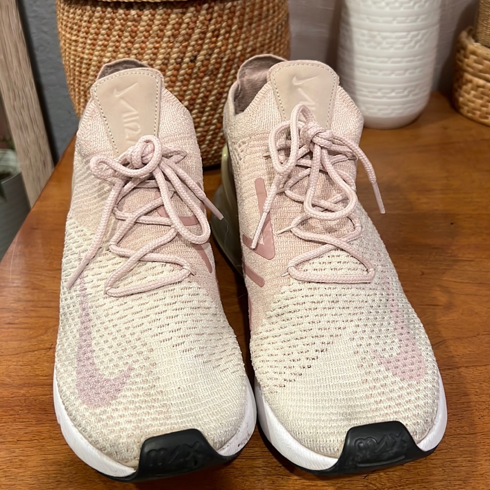 nike air 270s womens 9